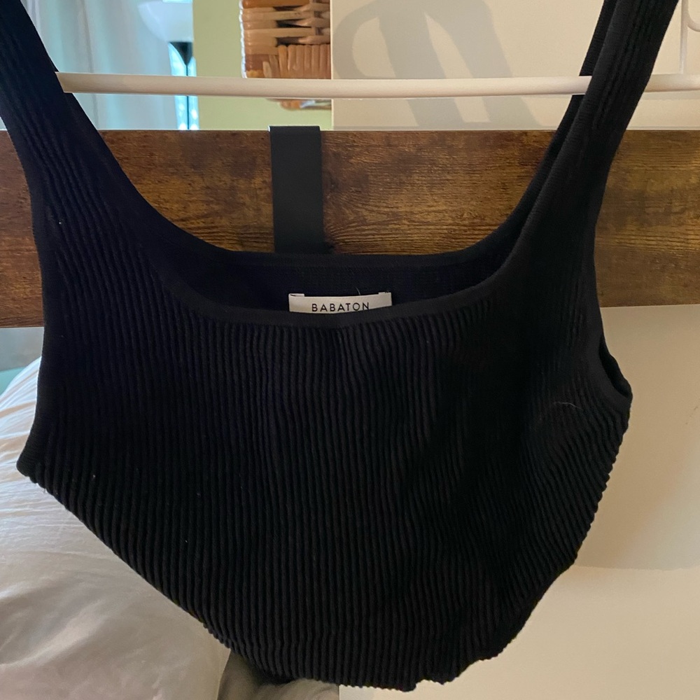 Aritzia tank size small